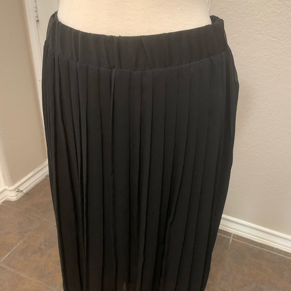 High low pleated skirt - Picture 3 of 5